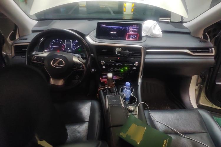 Used Lexus RX 2020 300 4x4 Elegant Edition China VI Center Console