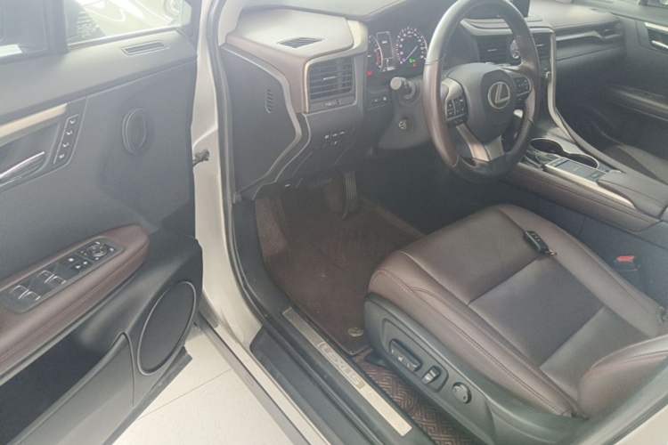 Used Lexus RX 2020 Facelifted 300 4x4 Elegant Edition Driver Seat