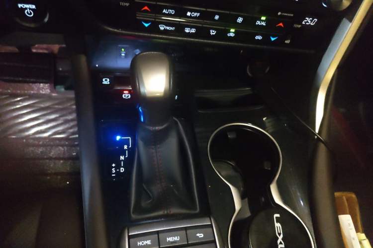 Used Lexus RX 2020 Revised Version 450h Four-Wheel Drive Elegant Edition Gear Lever