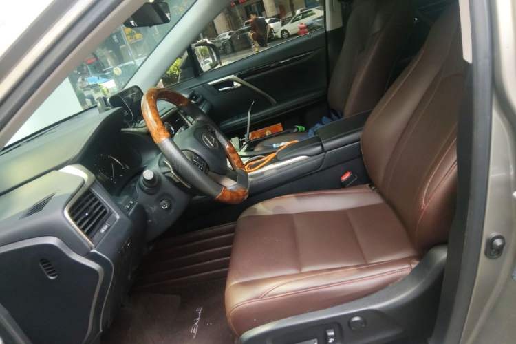 Used Lexus RX 2020 Revised Version 300 Two-Wheel Drive Elite Edition Left Front Seat