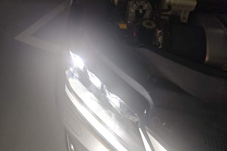 Used Lexus RX 2020 Revised Version 450h Four-Wheel Drive Elegant Edition Right Front Headlight