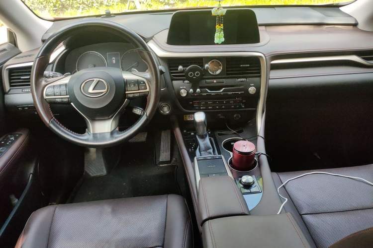 Used Lexus RX 2020 300 4x4 Elegant Edition China VI Center Console