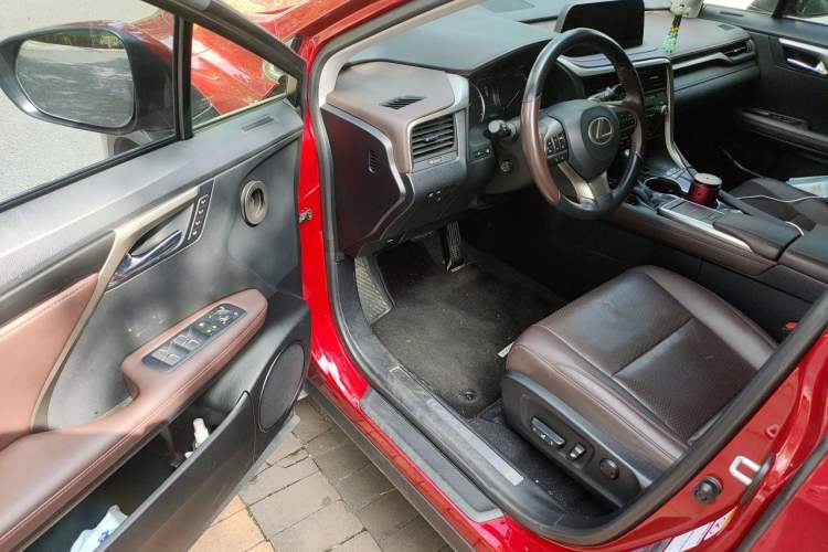 Used Lexus RX 2020 300 4x4 Elegant Edition China VI Driver Seat