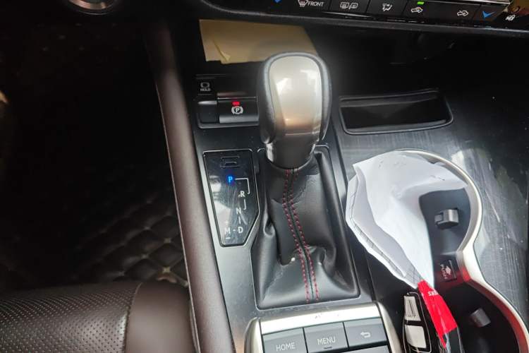 Used Lexus RX 2020 300 Two-Wheel Drive Comfort Edition China VI Standard Gear Lever