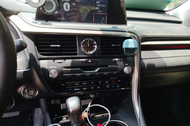Used Lexus RX 2020 Revised Version 300 Two-Wheel Drive Elite Edition Audio And AC Panel