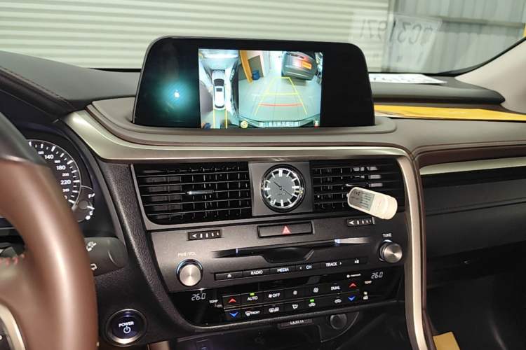 Used Lexus RX 2020 Revised Version 450h Four-Wheel Drive Elegant Edition Audio And AC Panel