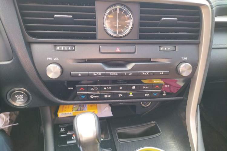 Used Lexus RX 2020 Revised Version 300 Two-Wheel Drive Comfort Edition Audio And AC Panel