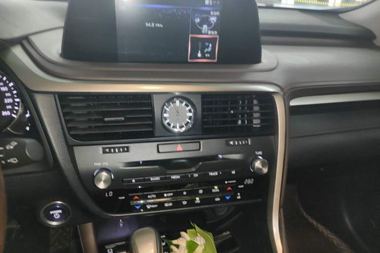 Used Lexus RX 2020 450h Four-Wheel Drive Elegant Edition China VI Standard Audio And AC Panel