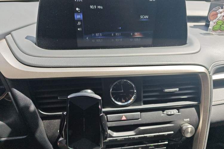 Used Lexus RX 2020 Revised Version 300 Two-Wheel Drive Elite Edition Audio And AC Panel