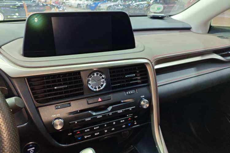 Used Lexus RX 2020 450hL Four-Wheel Drive Elegant 7-Seater China VI Standard Audio And AC Panel