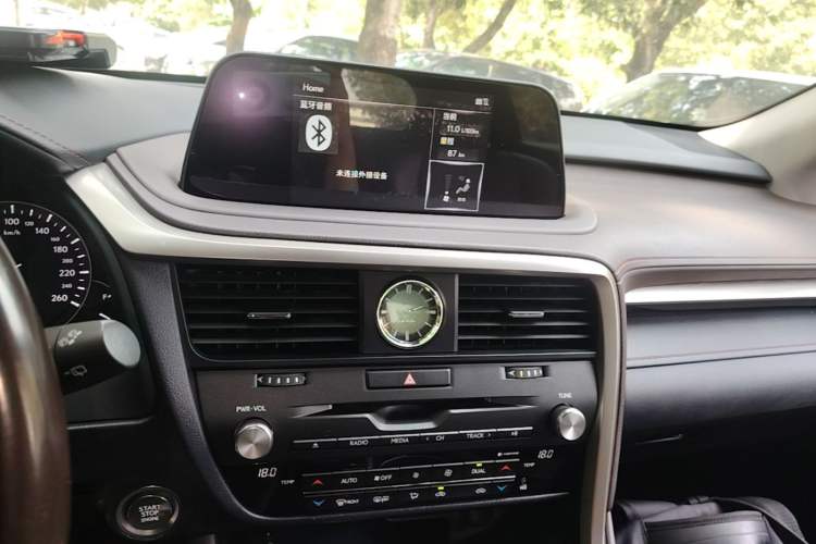 Used Lexus RX 2020 Revised Version 300 Two-Wheel Drive Comfort Edition Audio And AC Panel