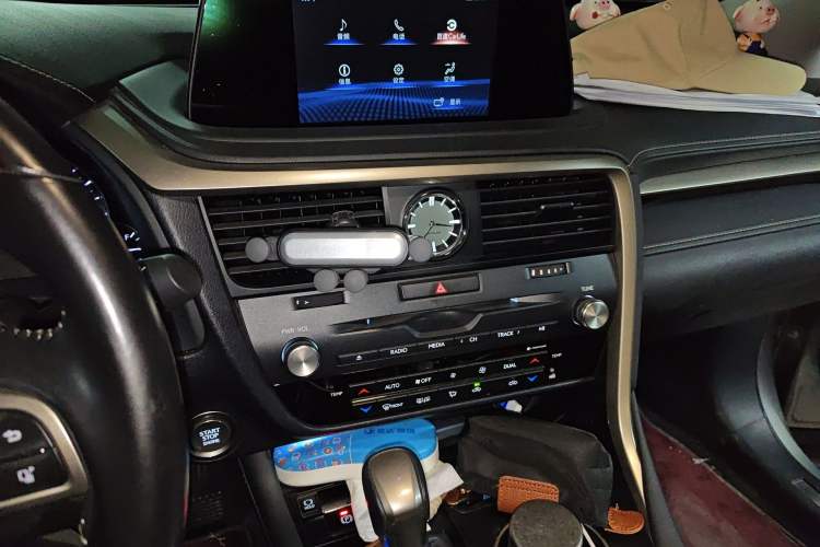 Used Lexus RX 2020 300 Two-Wheel Drive Elite Edition China VI Standard Audio And AC Panel