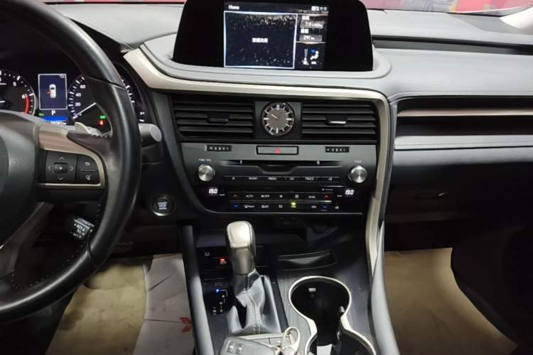 Used Lexus RX 2020 Revised Version 300 Two-Wheel Drive Elite Edition Audio And AC Panel