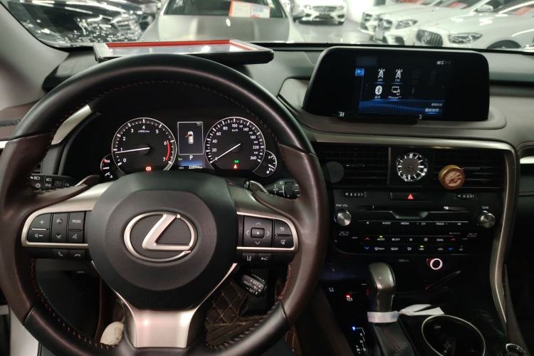 Used Lexus RX 2020 Revised Version 300 Two-Wheel Drive Comfort Edition Center Console