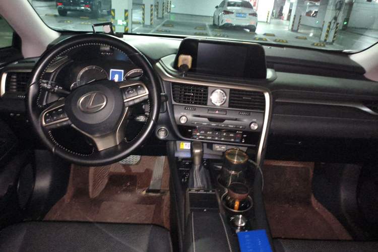 Used Lexus RX 2020 300 4x4 Elegant Edition China VI Center Console