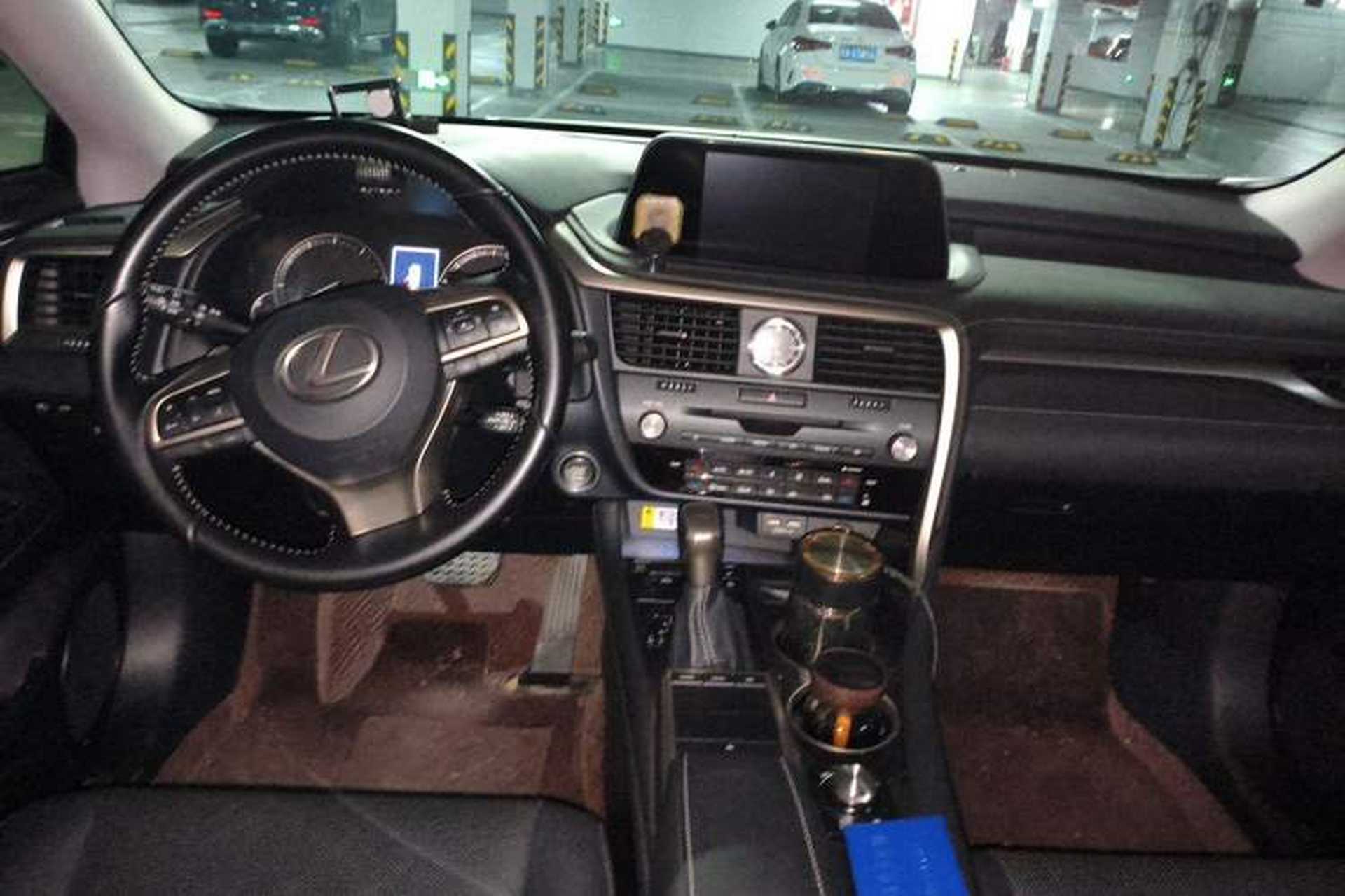 Used Lexus RX 2020 300 4x4 Elegant Edition China VI Center Console