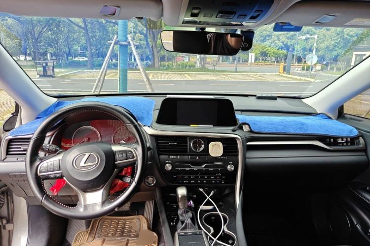Used Lexus RX 2020 300 Two-Wheel Drive Elite Edition China VI Standard Center Console