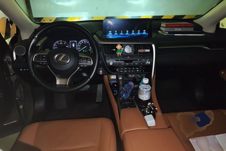 Used Lexus RX 2020 Facelifted 300 4x4 Elegant Edition Center Console
