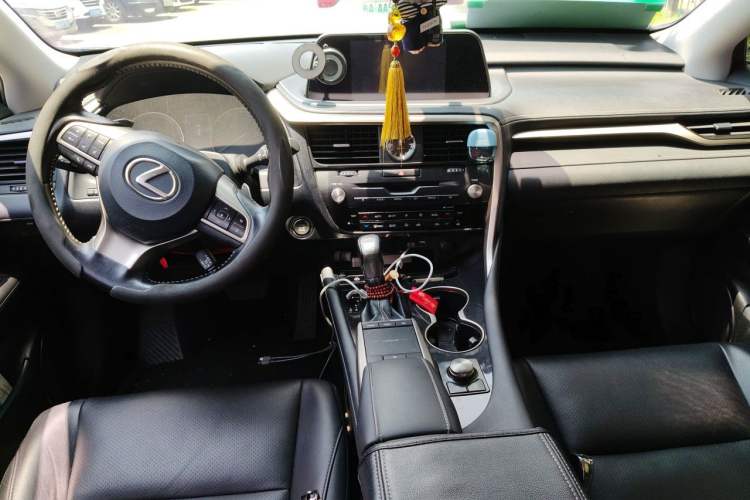 Used Lexus RX 2020 Revised Version 300 Two-Wheel Drive Elite Edition Center Console
