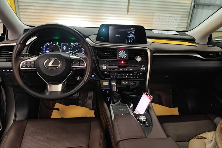 Used Lexus RX 2020 Revised Version 450h Four-Wheel Drive Elegant Edition Center Console