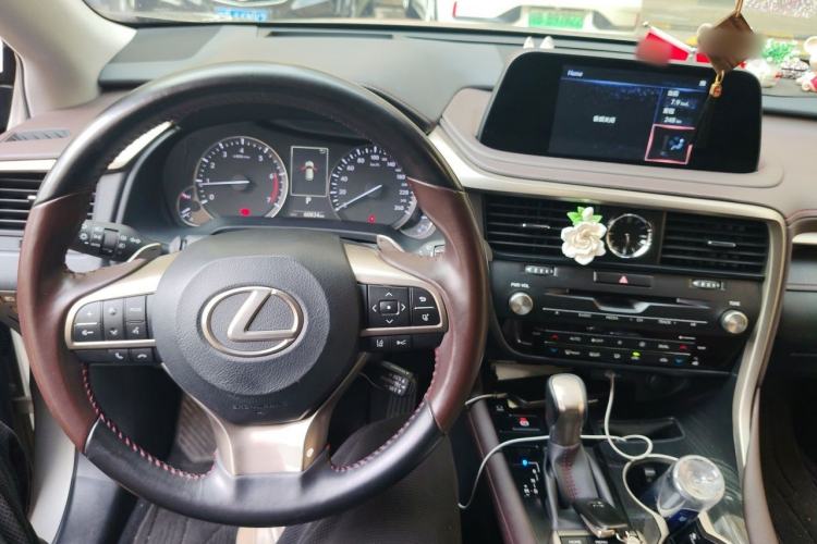 Used Lexus RX 2020 Facelifted 300 4x4 Elegant Edition Center Console