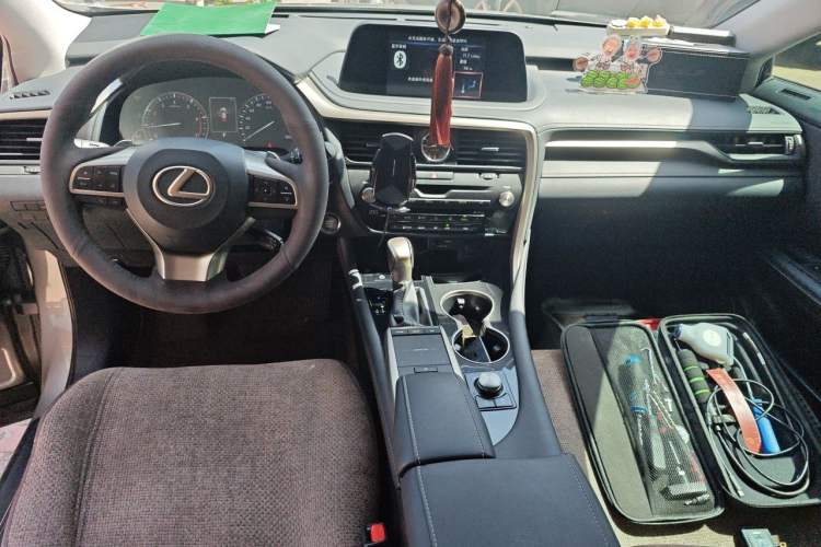 Used Lexus RX 2020 Revised Version 300 Two-Wheel Drive Elite Edition Center Console
