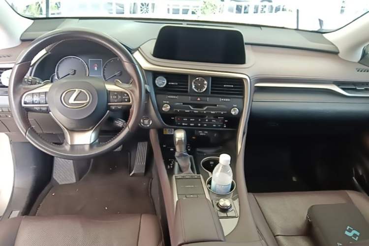 Used Lexus RX 2020 300 4x4 Elegant Edition China VI Center Console