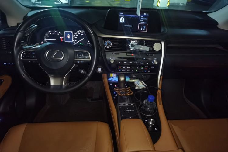 Used Lexus RX 2020 Revised Version 300 Two-Wheel Drive Comfort Edition Center Console
