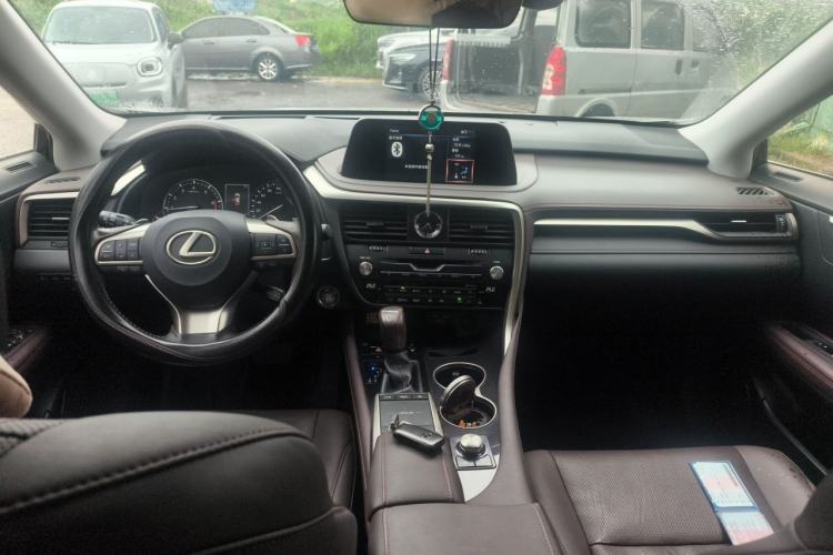 Used Lexus RX 2020 Facelifted 300 4x4 Elegant Edition Center Console