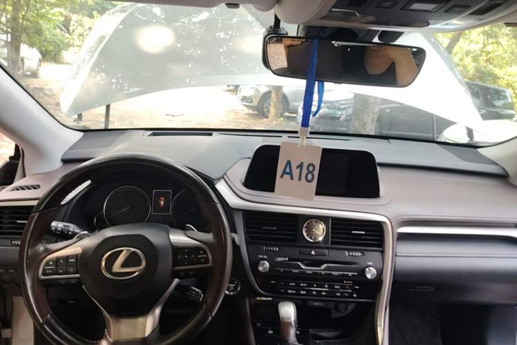 Used Lexus RX 2020 Revised Version 450h Four-Wheel Drive Elegant Edition Center Console