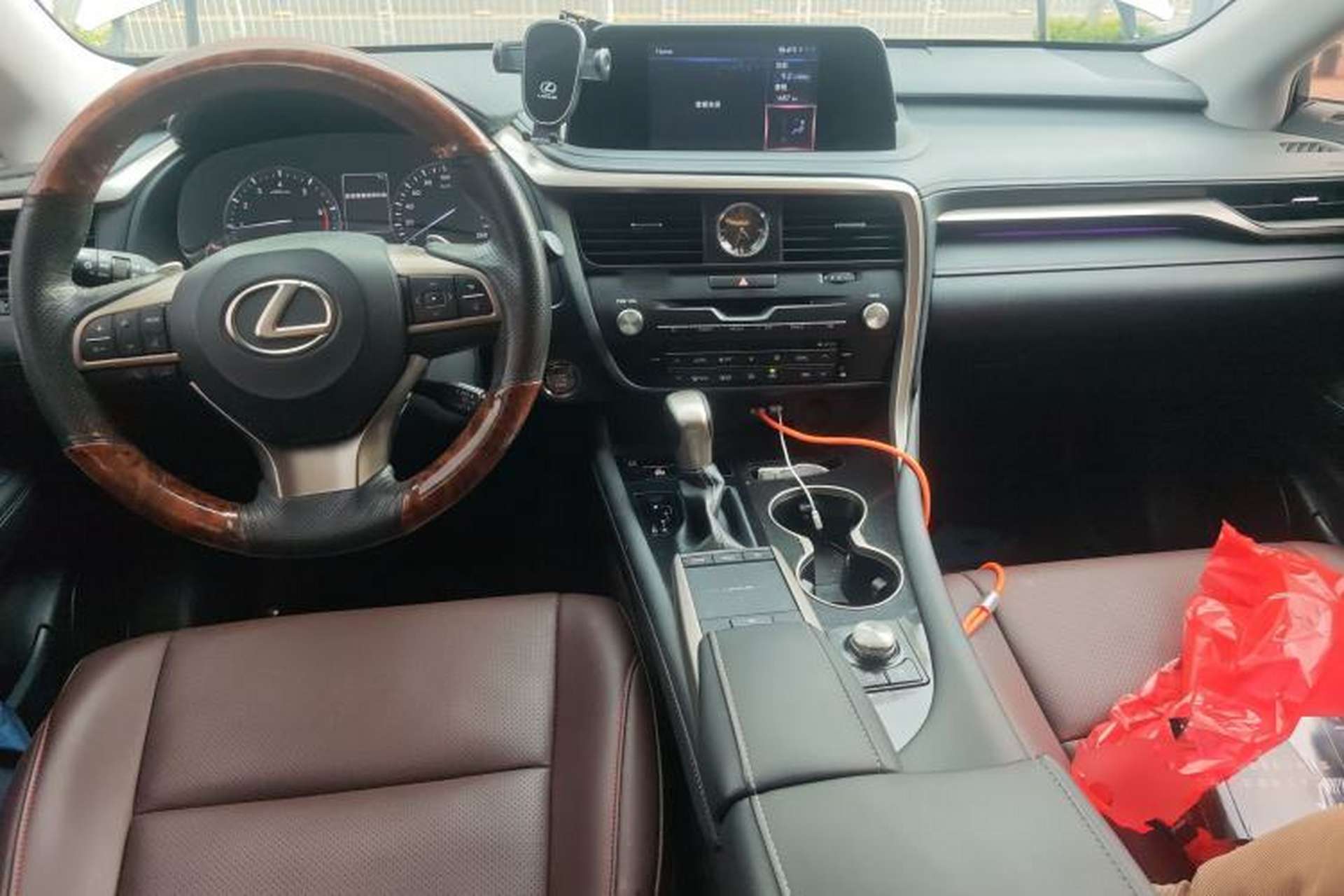 Used Lexus RX 2020 Revised Version 300 Two-Wheel Drive Elite Edition Center Console