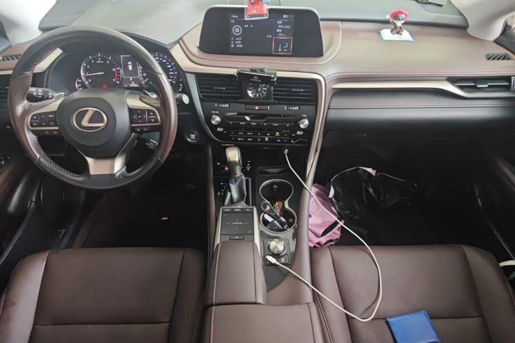 Used Lexus RX 2020 Revised Version 300 Two-Wheel Drive Comfort Edition Center Console