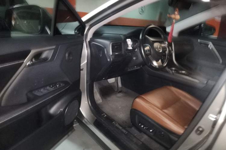 Used Lexus RX 2020 300 Two-Wheel Drive Elite Edition China VI Standard Driver Seat