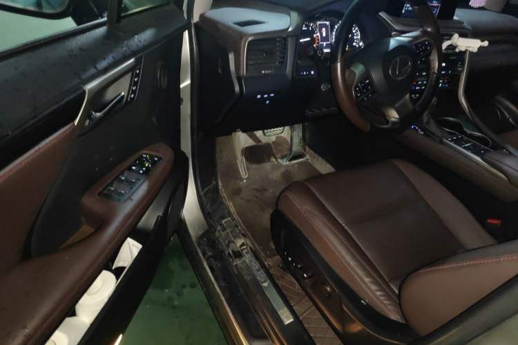 Used Lexus RX 2020 Facelifted 300 4x4 Elegant Edition Driver Seat