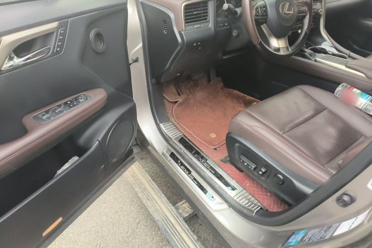Used Lexus RX 2020 300 4x4 Elegant Edition China VI Driver Seat