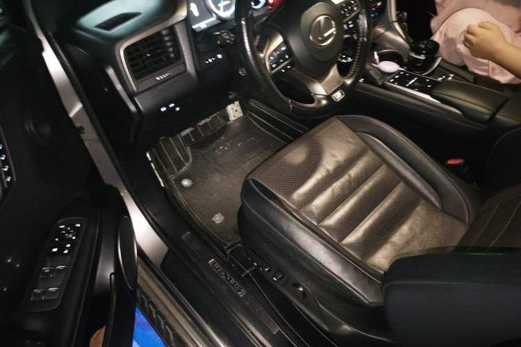 Used Lexus RX 2020 300 4x4 F SPORT China VI Driver Seat