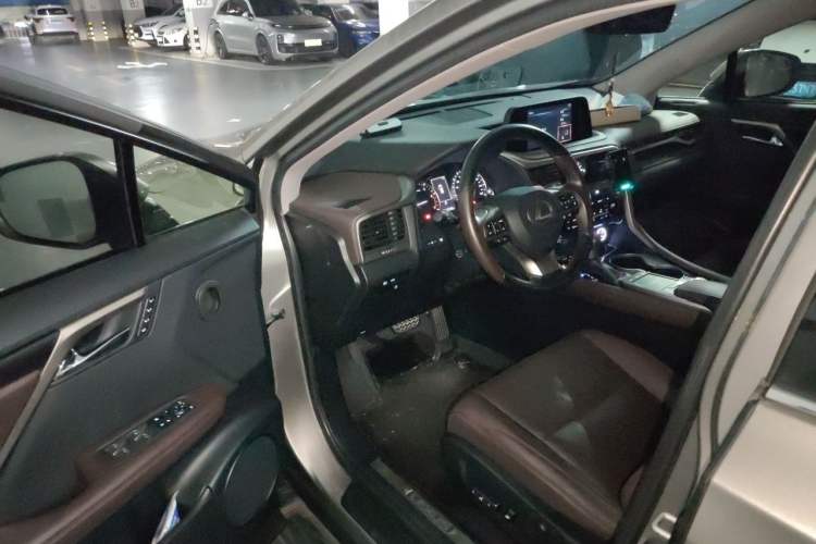 Used Lexus RX 2020 300 4x4 Elegant Edition China VI Driver Seat