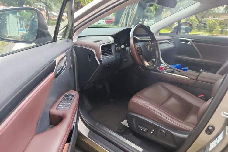 Used Lexus RX 2020 300 4x4 Elegant Edition China VI Driver Seat