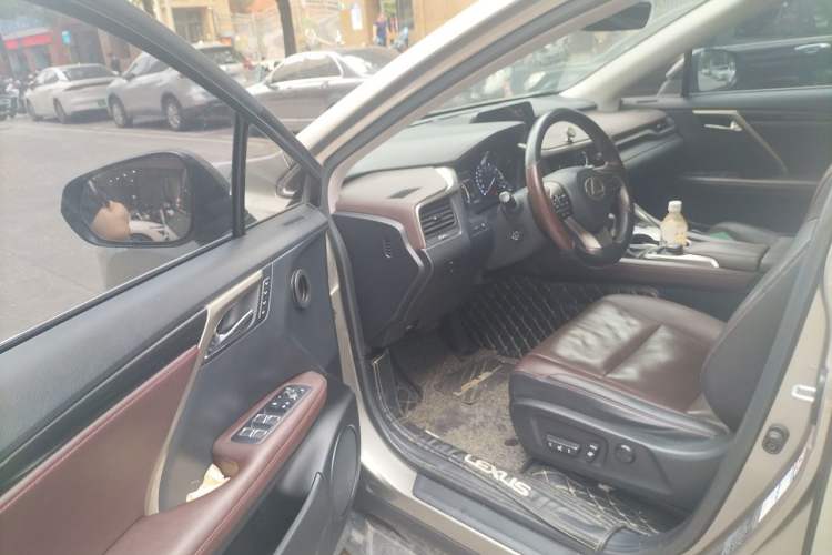 Used Lexus RX 2020 300 4x4 Elegant Edition China VI Driver Seat