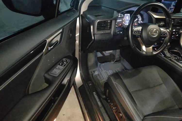Used Lexus RX 2020 300 Two-Wheel Drive Elite Edition China VI Standard Driver Seat