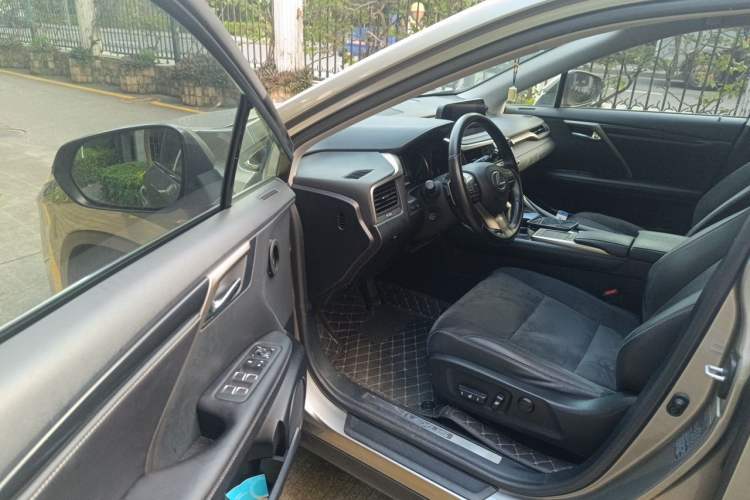 Used Lexus RX 2020 300 Two-Wheel Drive Elite Edition China VI Standard Driver Seat