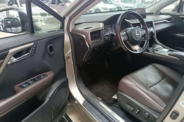 Used Lexus RX 2020 300 4x4 Elegant Edition China VI Driver Seat