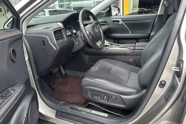 Used Lexus RX 2020 Revised Version 300 Two-Wheel Drive Elite Edition Driver Seat