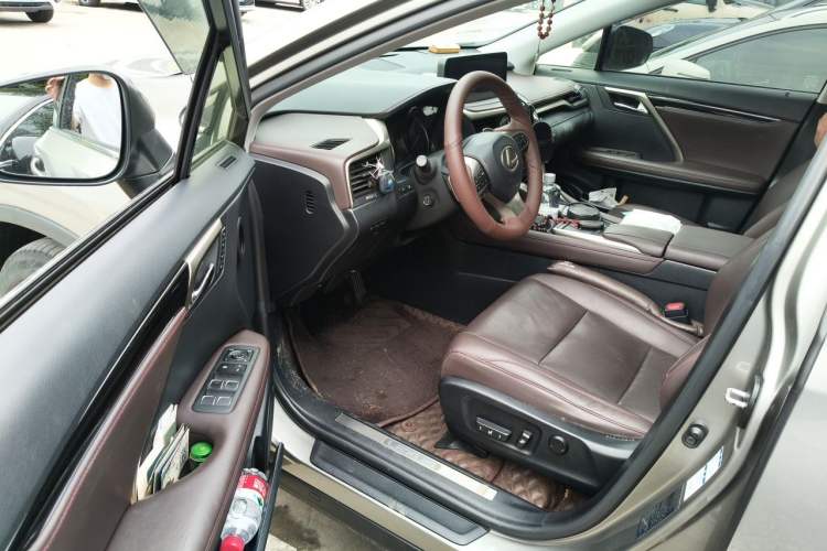 Used Lexus RX 2020 300 4x4 Elegant Edition China VI Driver Seat