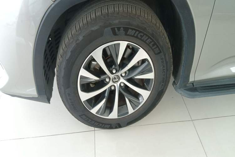 Used Lexus RX 2020 Revised Version 300 Two-Wheel Drive Elite Edition Exterior 4