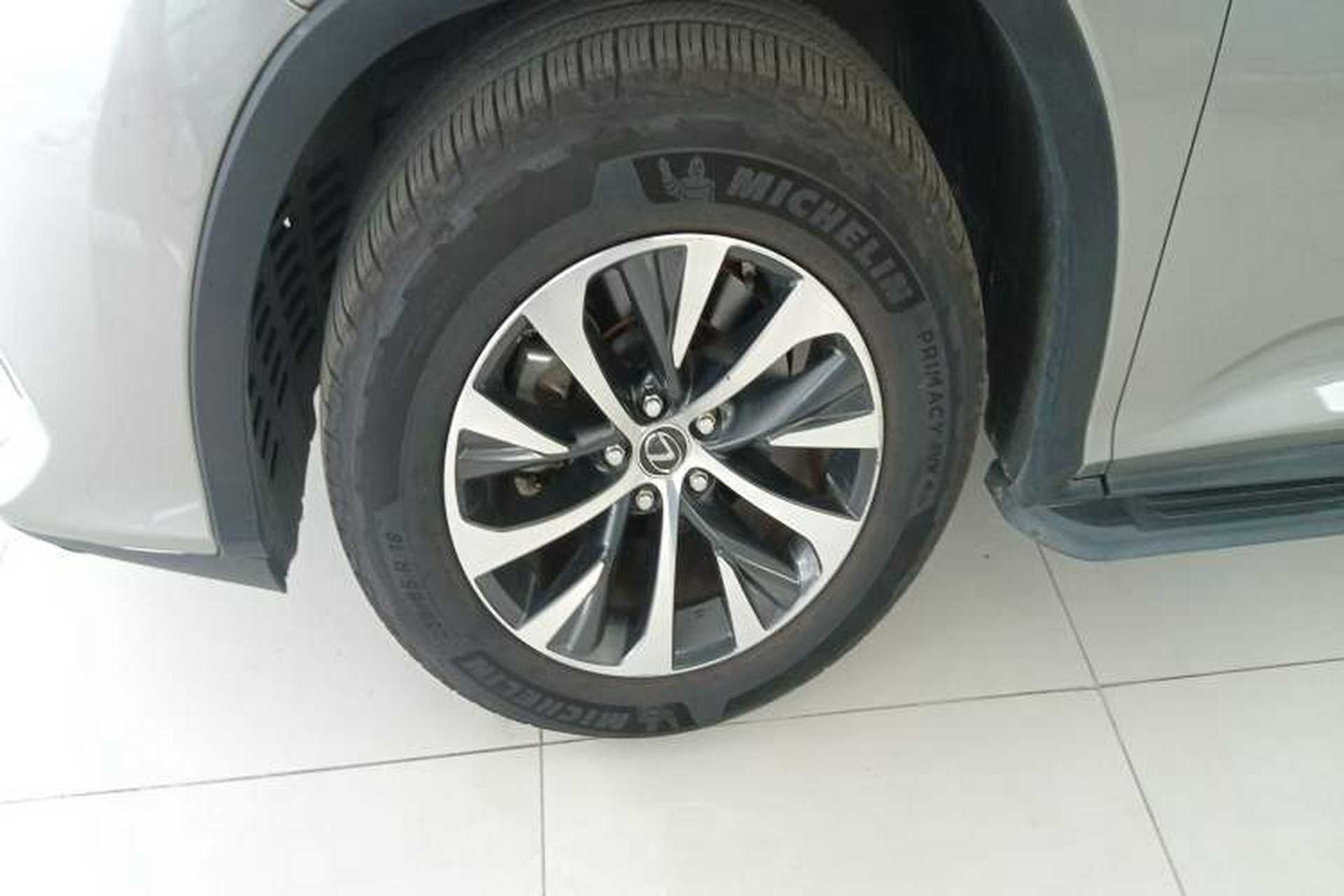 Used Lexus RX 2020 Revised Version 300 Two-Wheel Drive Elite Edition Exterior 4