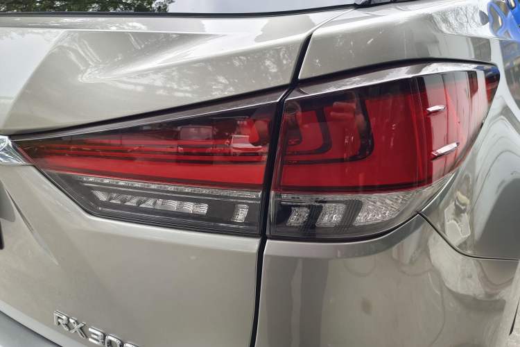 Used Lexus RX 2020 Facelifted 300 4x4 Elegant Edition Exterior 5