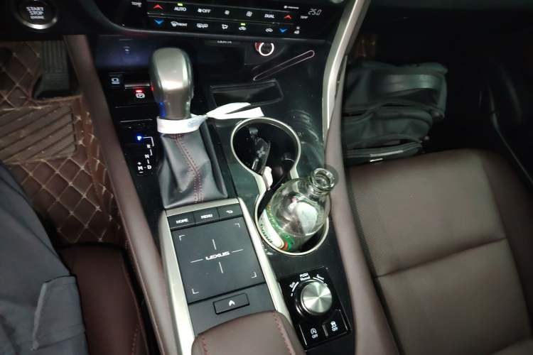 Used Lexus RX 2020 Revised Version 300 Two-Wheel Drive Comfort Edition Gear Lever