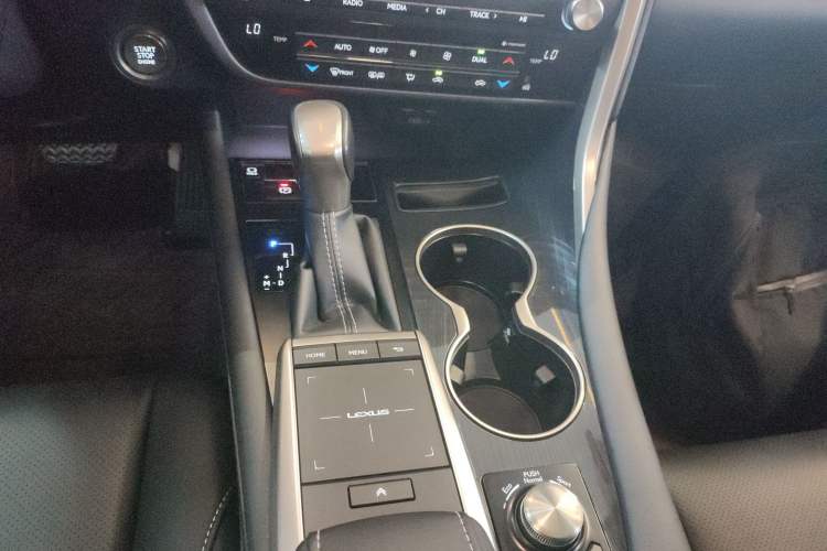 Used Lexus RX 2020 Revised Version 300 Two-Wheel Drive Elite Edition Gear Lever