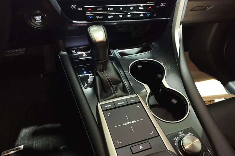 Used Lexus RX 2020 Revised Version 300 Two-Wheel Drive Elite Edition Gear Lever